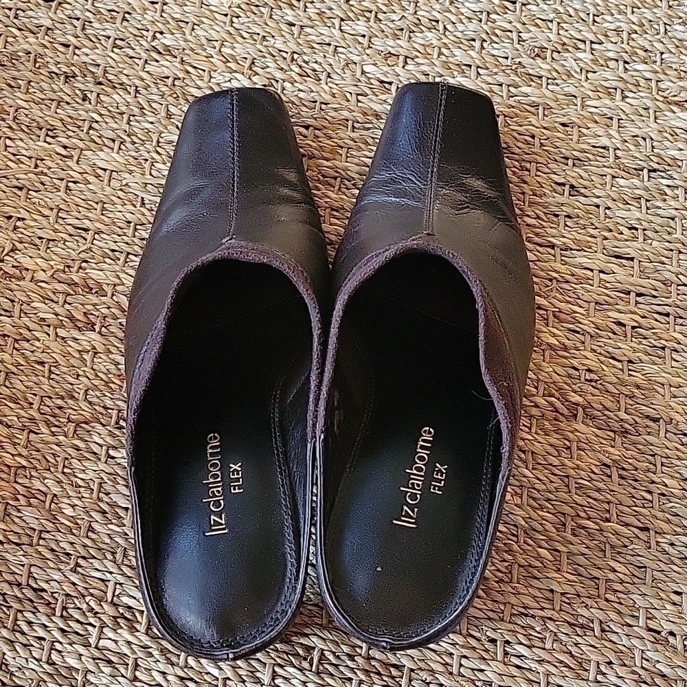 LIZ CLAIBORNE FLEX Dark Brown Slip On Leather Upper Heels. Size Is 6.5 M - Picture 3 of 8